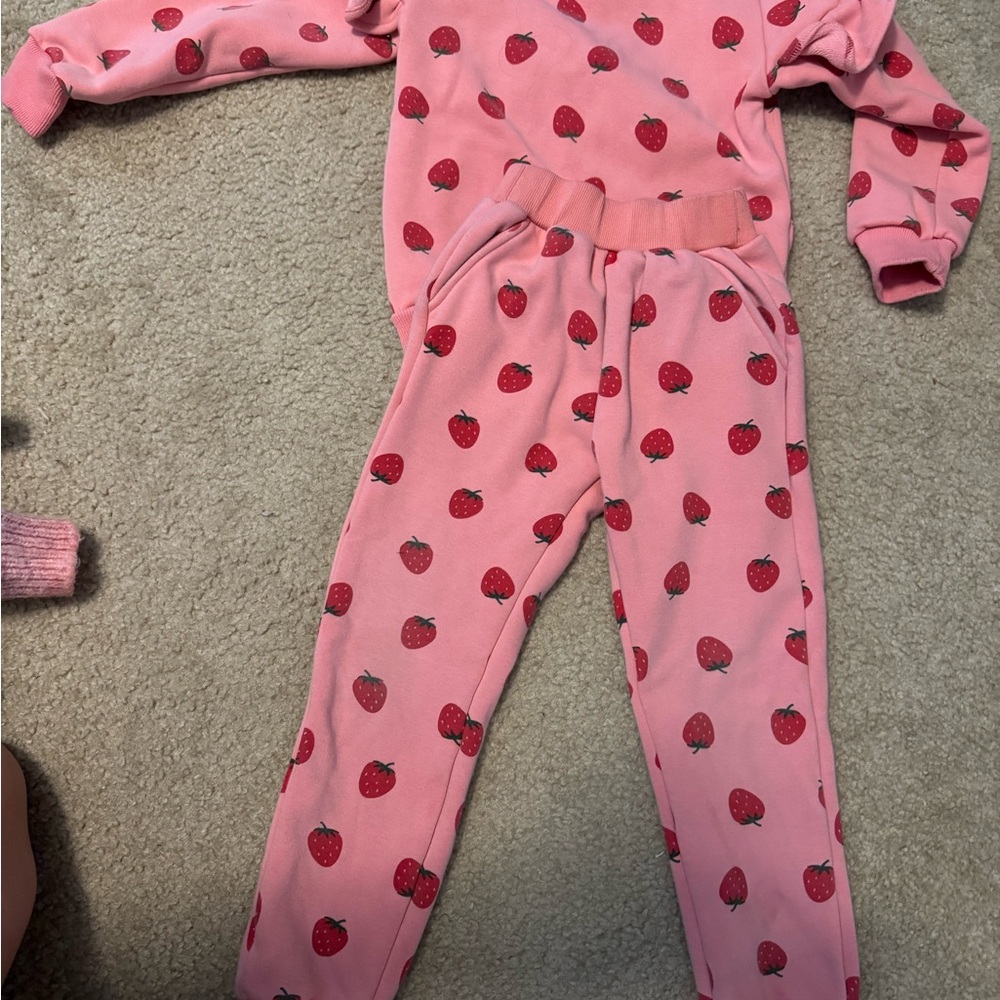 Lola and the Boys size 6 strawberry set